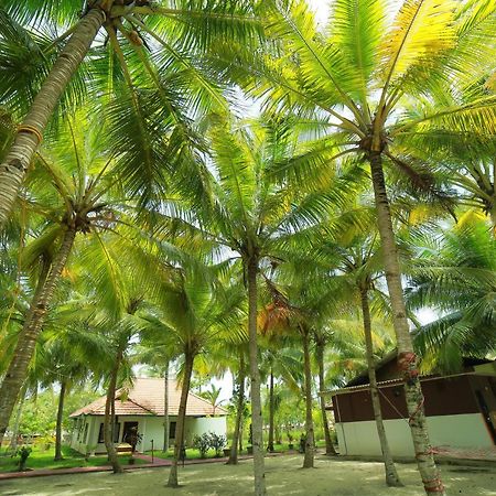 Regant Lake Village, Kollam. Chavara Exterior foto