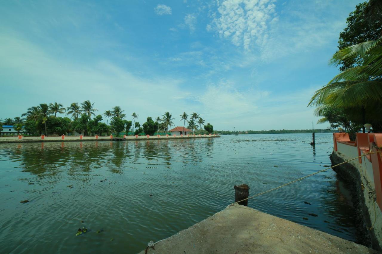 Regant Lake Village, Kollam. Chavara Exterior foto