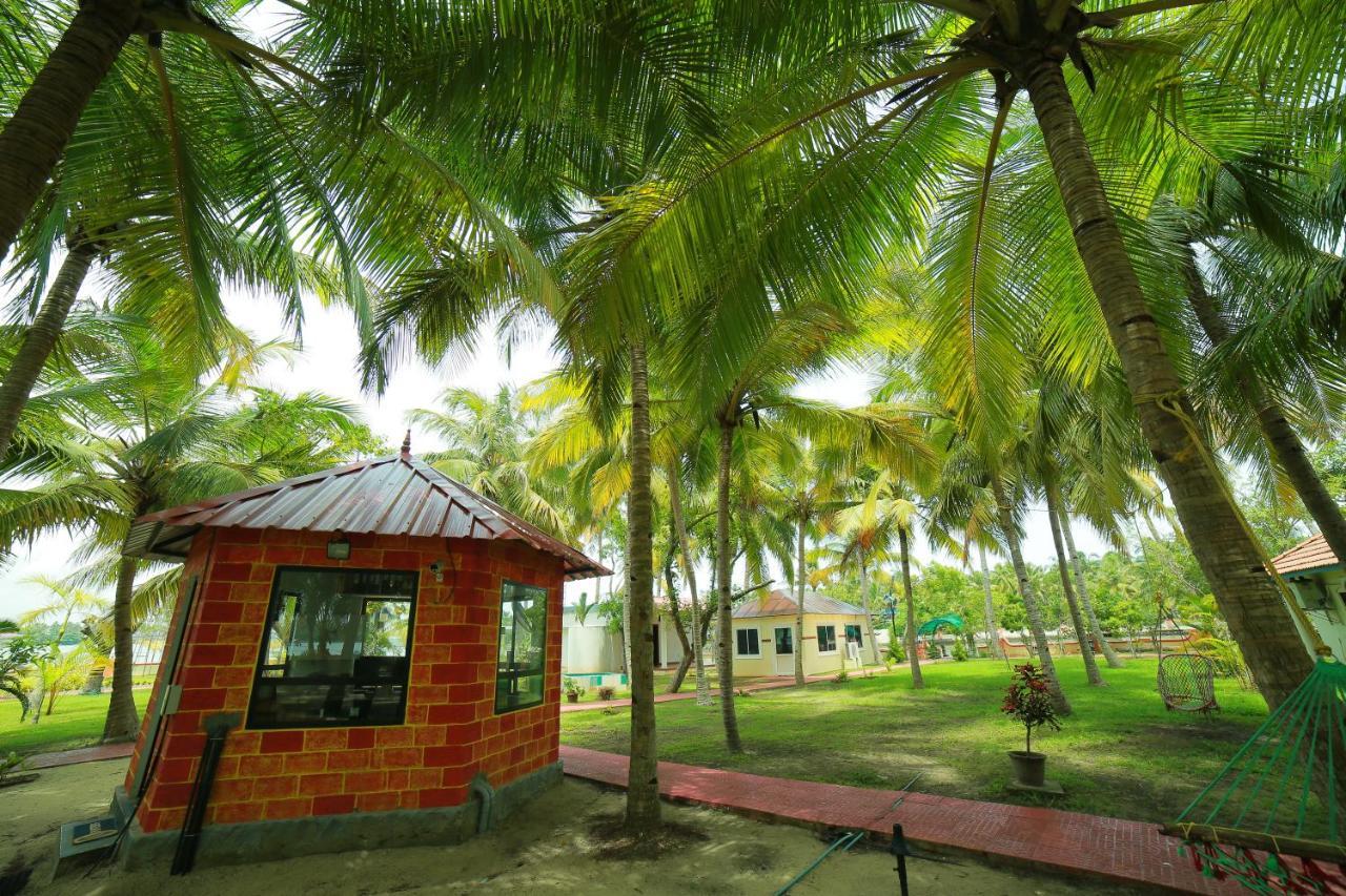 Regant Lake Village, Kollam. Chavara Exterior foto