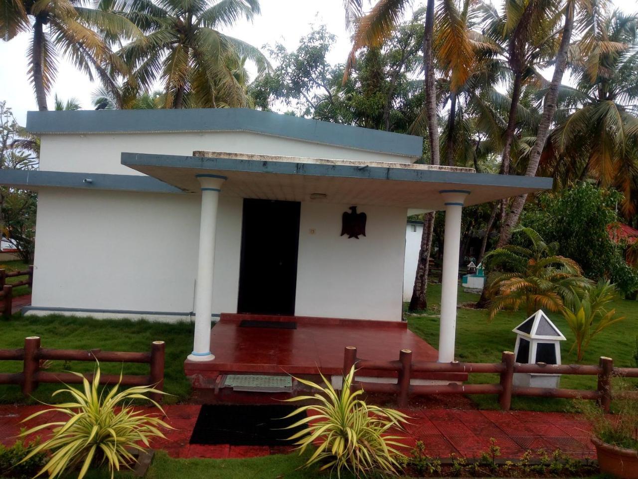Regant Lake Village, Kollam. Chavara Exterior foto