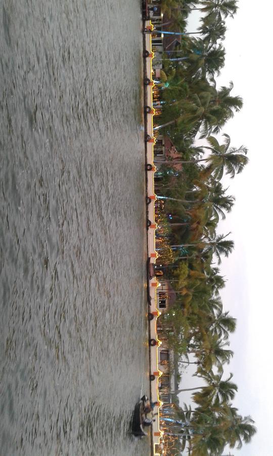 Regant Lake Village, Kollam. Chavara Exterior foto
